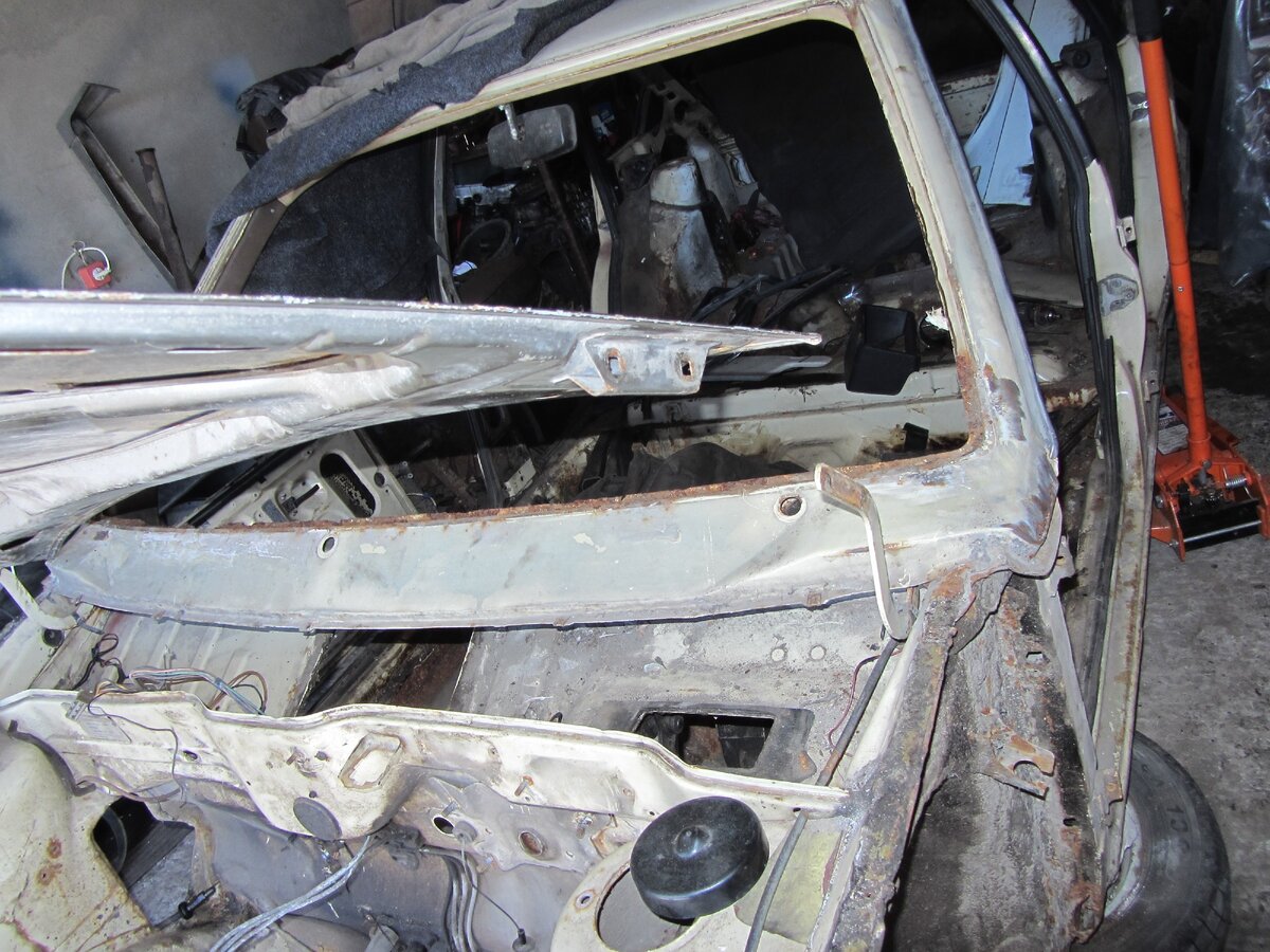 в таком виде эта девятка была после моего "рукоприкладства"