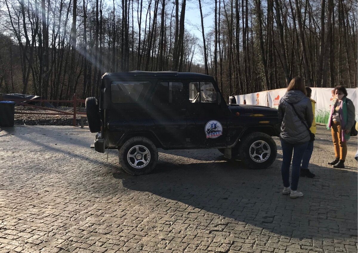 Наш транспорт, на котором мы добирались через лес