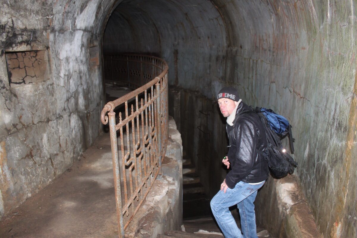 Спуск в потерну