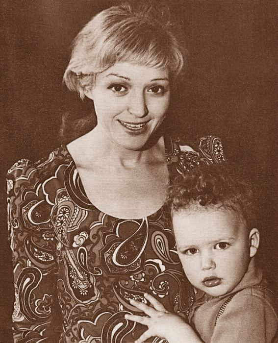 Алла Балтер была не просто актрисой, она была красива, её любил Эммануил Виторган,и она самоотверженно боролась за его жизнь3