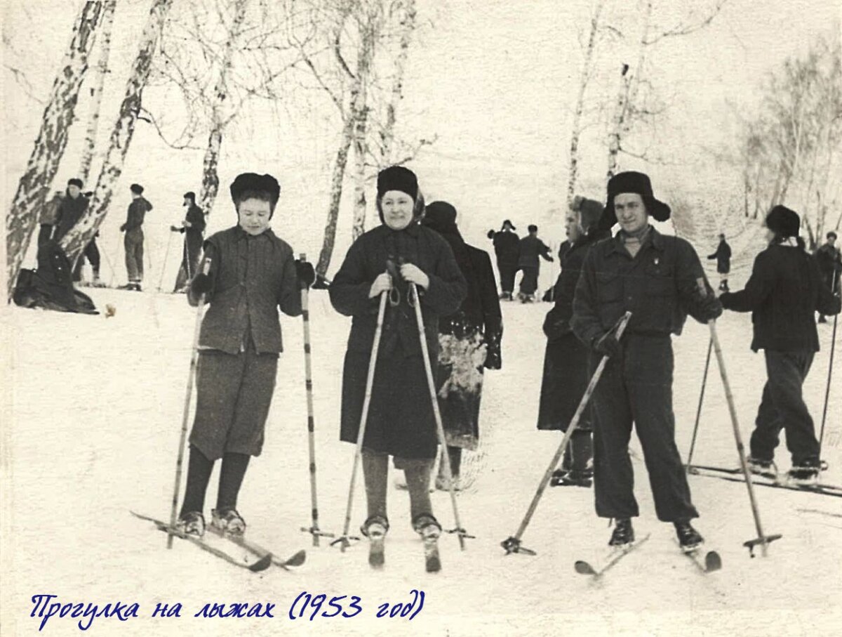 Подгорнова Клавдия (слева) 