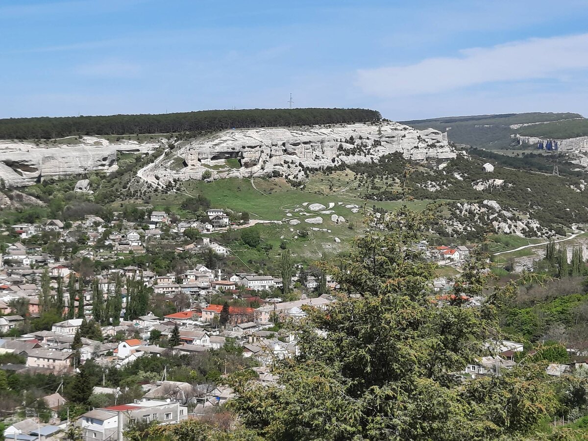 1. Смотровая площадка на старо-городское ущелье(Ханский дворец)
