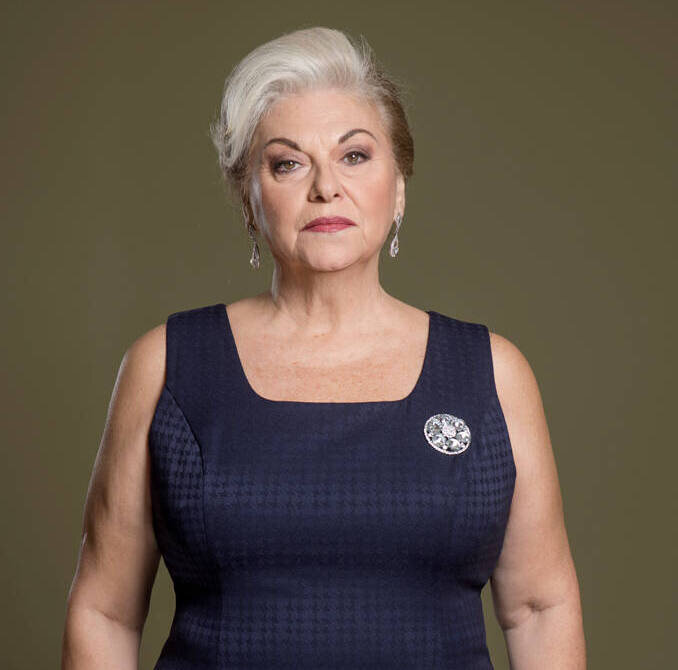 Кадрие Кентер в роли Хандан в сериале "Черно-белая любовь"