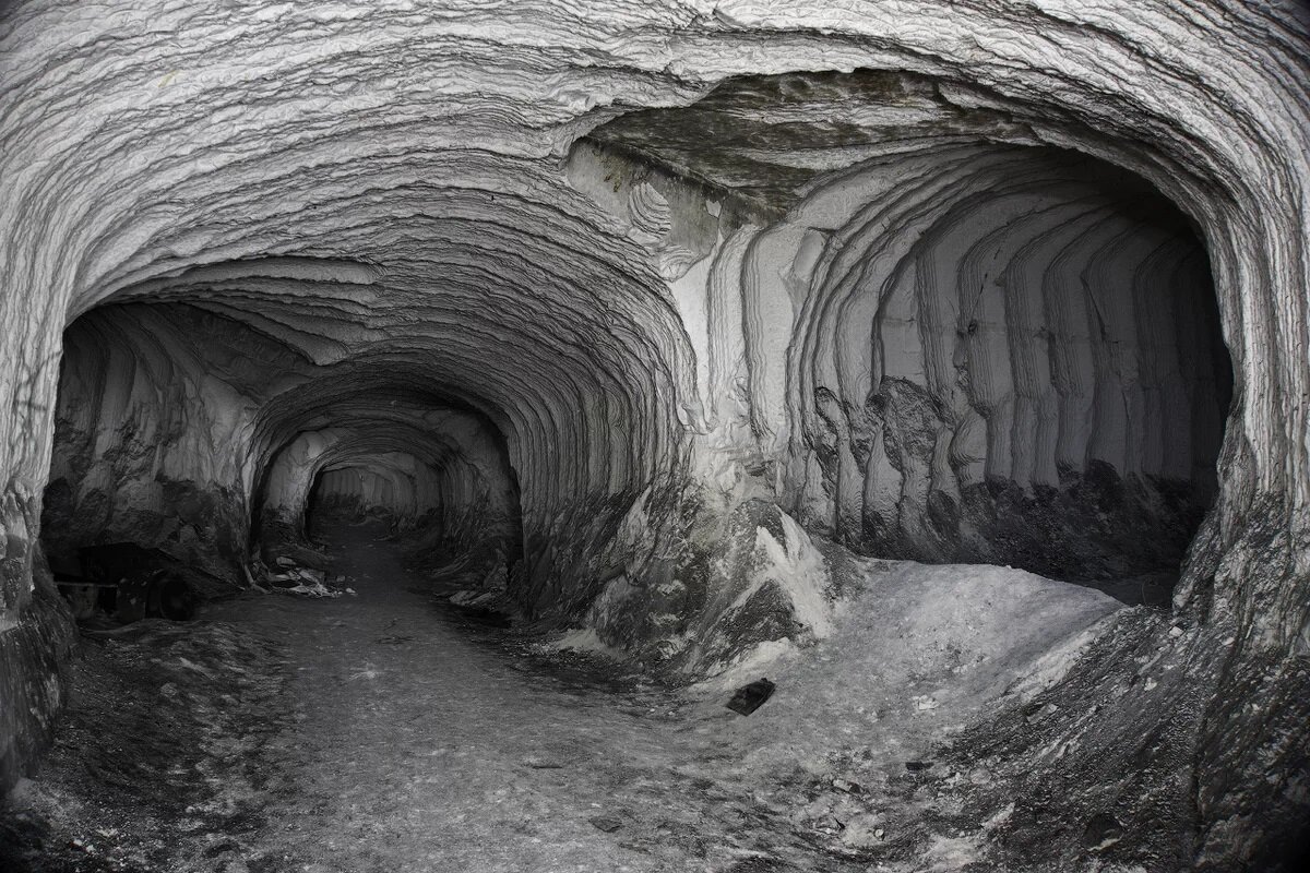 Подземные штольни. Штолни кмское устье. Подземные штольни. Меловые штольни белгород. Штольни в ширяево.