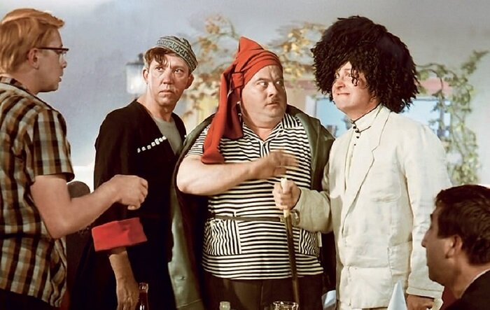 Изображение Яндекс Картинки. Кадр из фильма «Кавказская пленница, или Новые приключения Шурика»