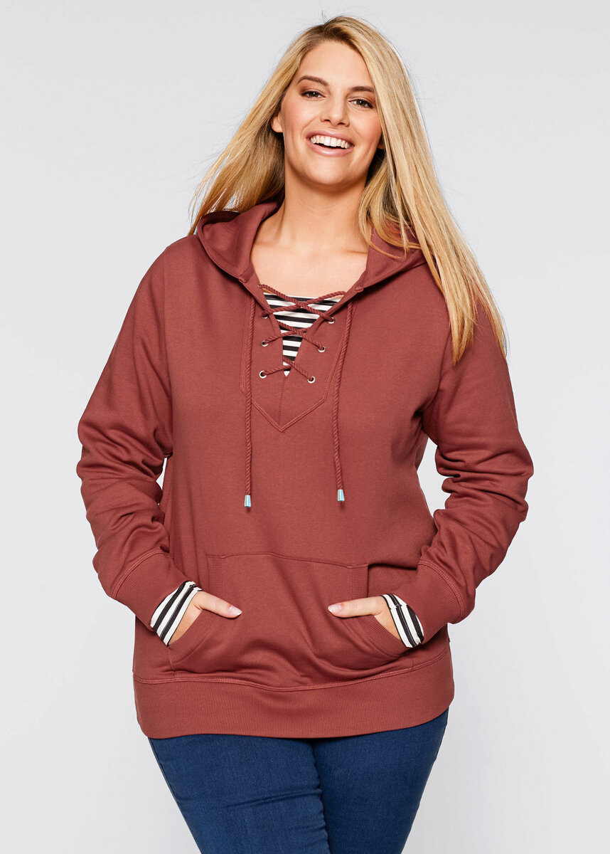 Asos curve платье худи. Спортивные платья для полных женщин. Полная девушка в толстовке. Свитер женский для полных. Худи для полных.