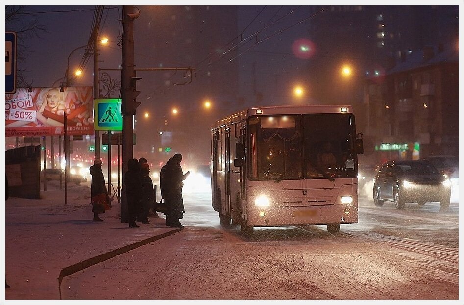 Общественный транспорт ночью