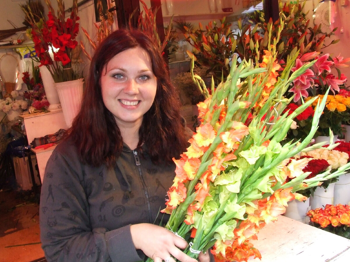 Эдита цветы обожает. Фото автора