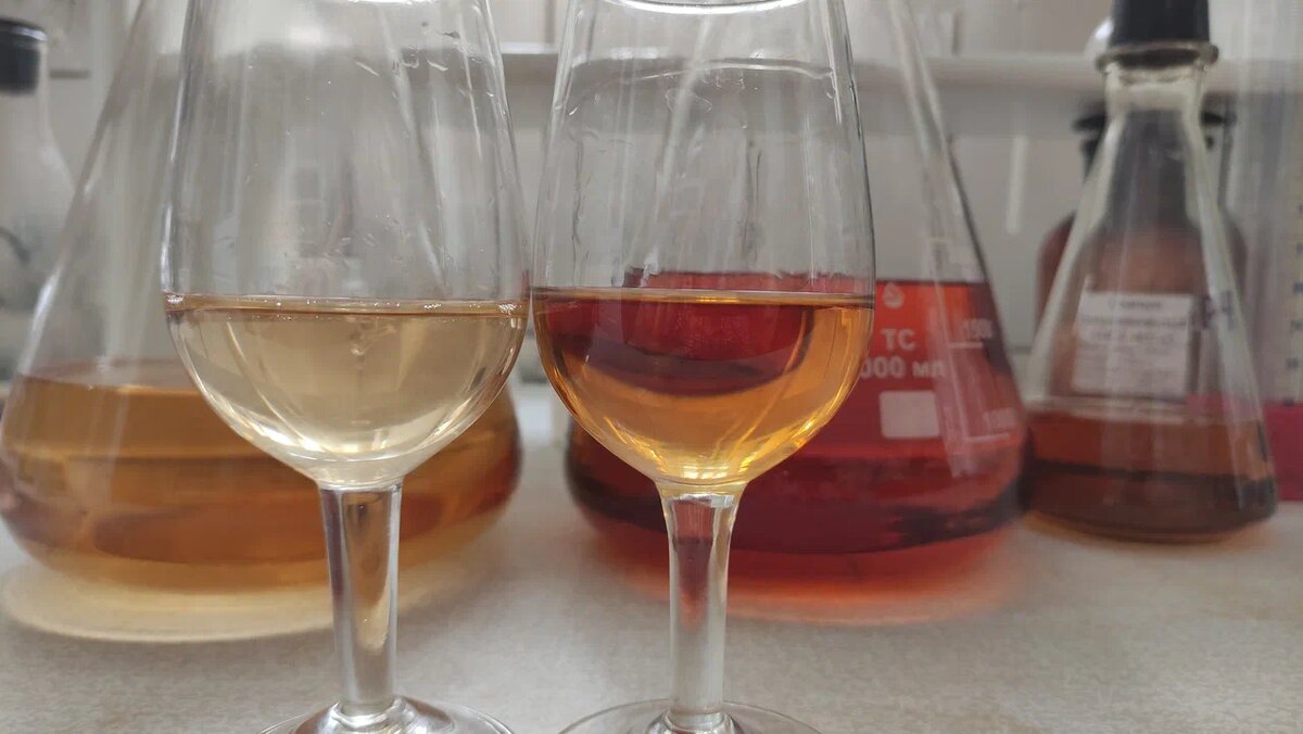 Шампанский виноматериал и столовое вино в стиле Оранж Добавьте описание
