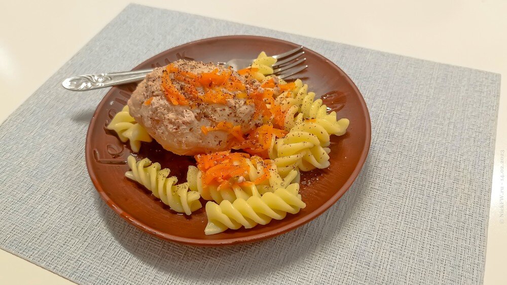 Ленивый с макарошками и морквой... © NickFW.ru — 14.02.2023г.