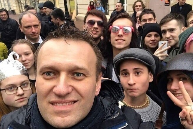 Алексей Навальный - весьма ценный экземпляр для изучения оппозиционного движения в России.