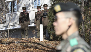 Пхеньян обыгрывает Вашингтон: между Кореями начнутся переговорыРазведывательные структуры доложили Дональду Трампу в начале его президентства, что процесс создания в КНДР ракеты, способной достичь территории США, займет до четырех лет, что даст им время замедлить или сорвать разработку оружия.