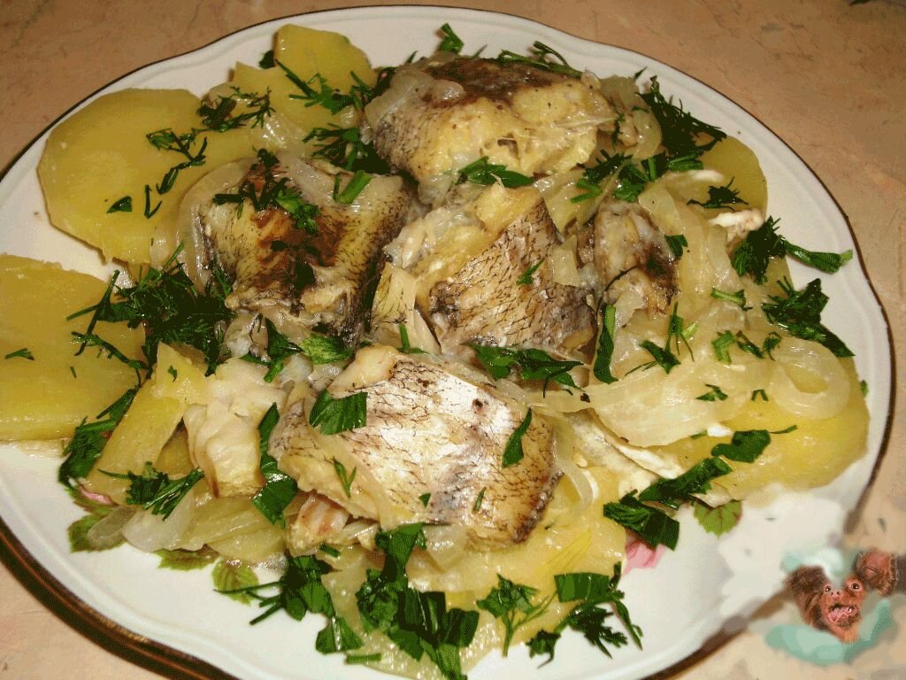 Вареная картошка с рыбой