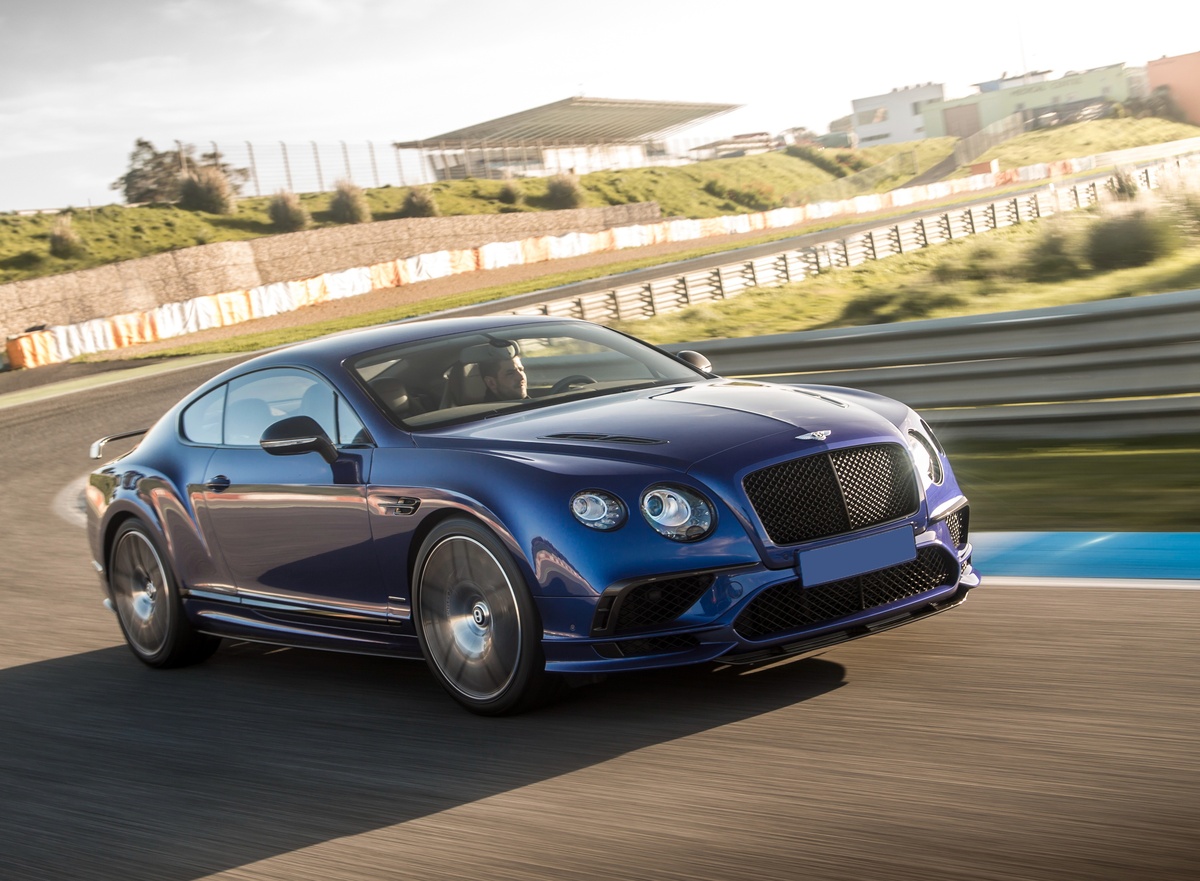 Bentley Continental Supersports: достигает скорости до 209 миль / ч.