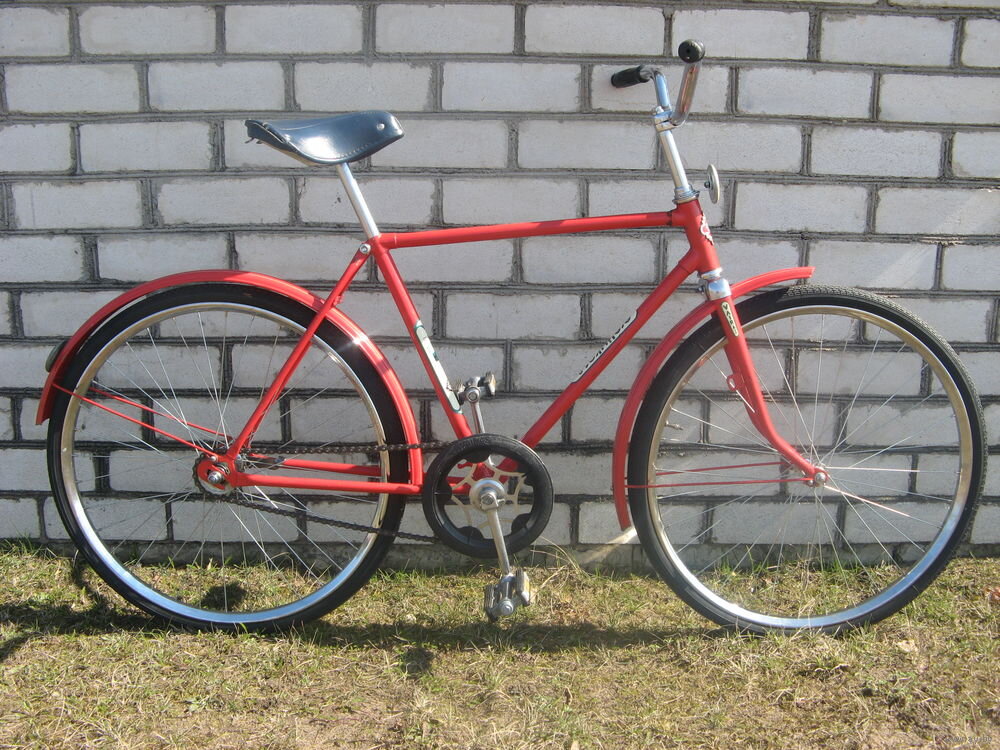 Классический красный Ereliukas(что по-литовски означает Орленок )