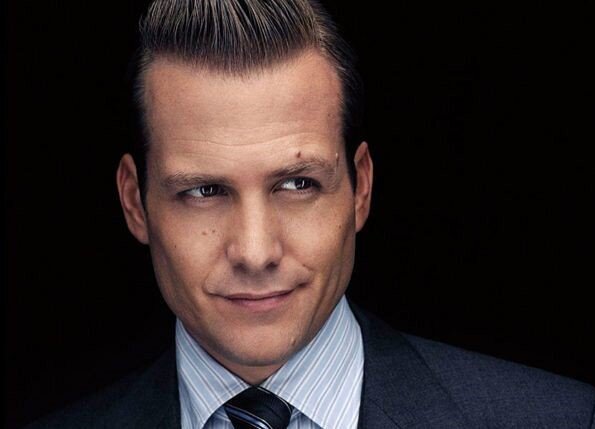 Вот вы не знали, а Харви Спектр - на самом деле супергерой, спасающий человечество. Ну прям Бэтмен.