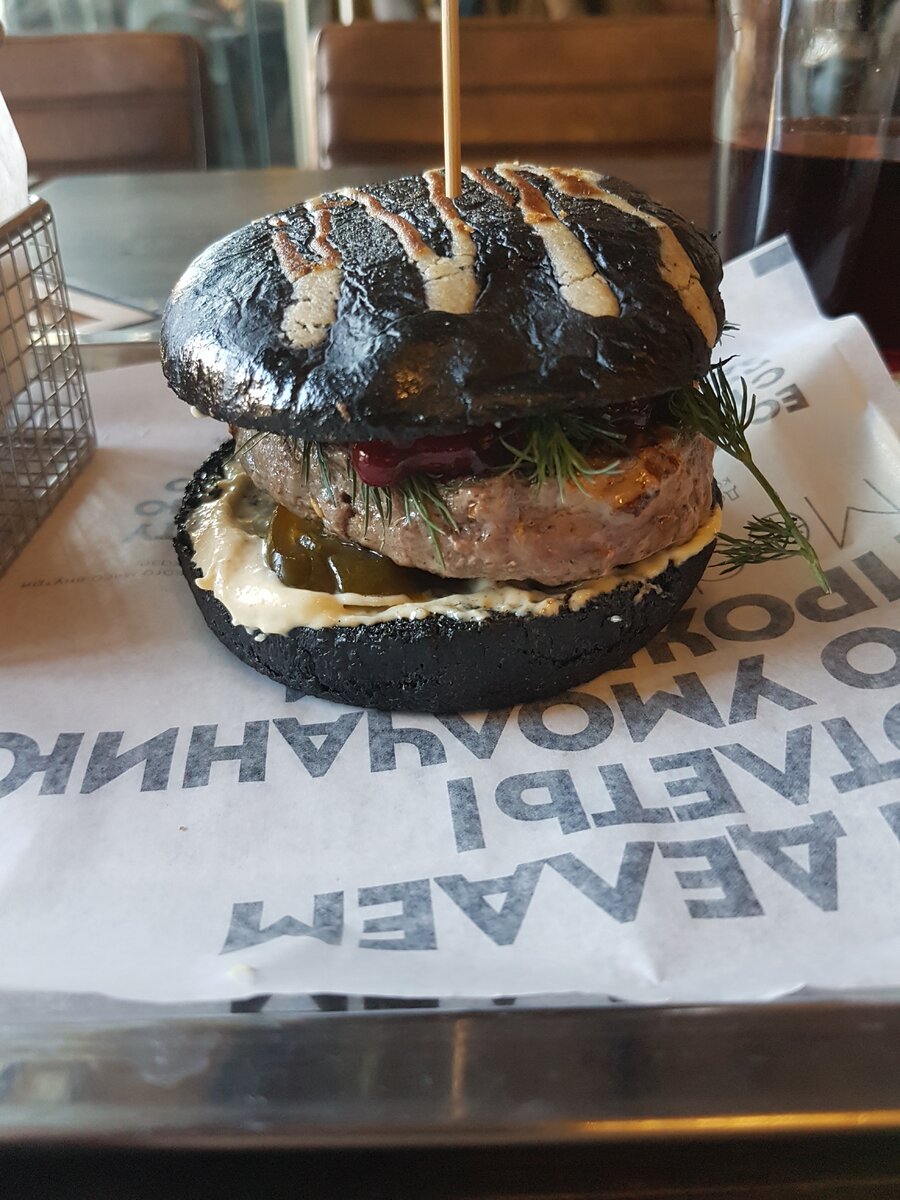 Бургер "Нобель" от BurgerHeroes