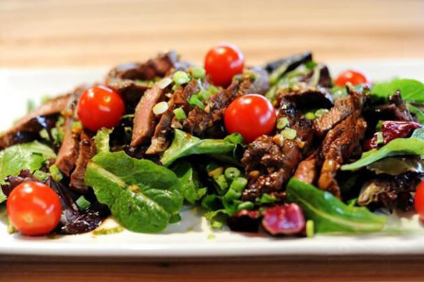 Мясной салат с кабачком