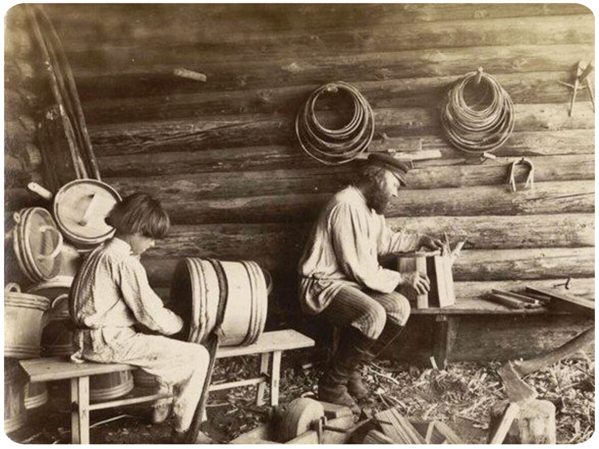 Бондарь на руси. Кустари шорники 19 века. Поездка по вологодской губернии к нефтяным ее богатствам на реку ухту. Как раньше в вологодской губернии называли мастерскую. Вологда вятская железная дорога.