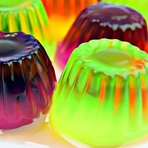 В Азербайджанской кухне наршараб используют не только в качестве соуса. В охлажденную жидкость добавляют кубики льда, чтобы получить коктейль или агар-агар, чтобы приготовить фруктовое желе. Сферы использования пищевого компонента ограничиваются только фантазией повара, поэтому не бойтесь экспериментировать.