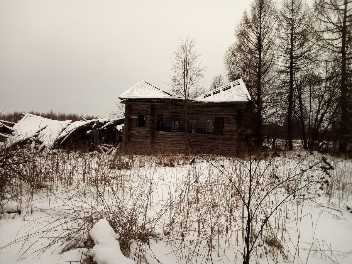 Заброшенная деревня зима