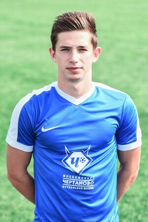 Антон Зиньковский в футболке ФК "Чертаново"