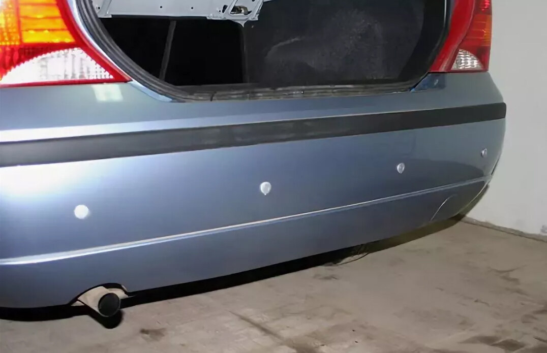 те самые всем знакомые кругляшки на бампере (фото: autopeople.ru)