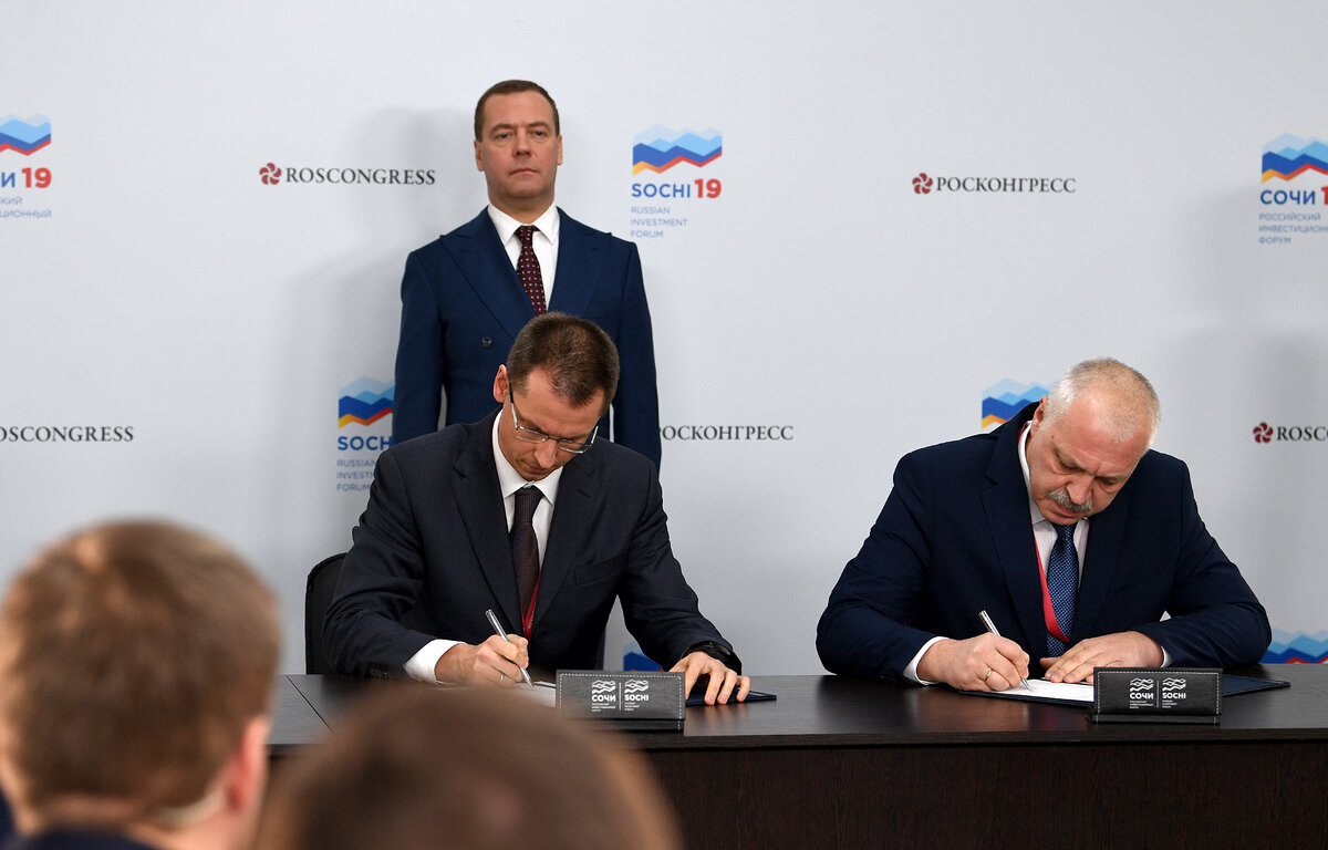 Подписание договора на поставку пассажирских вагонов