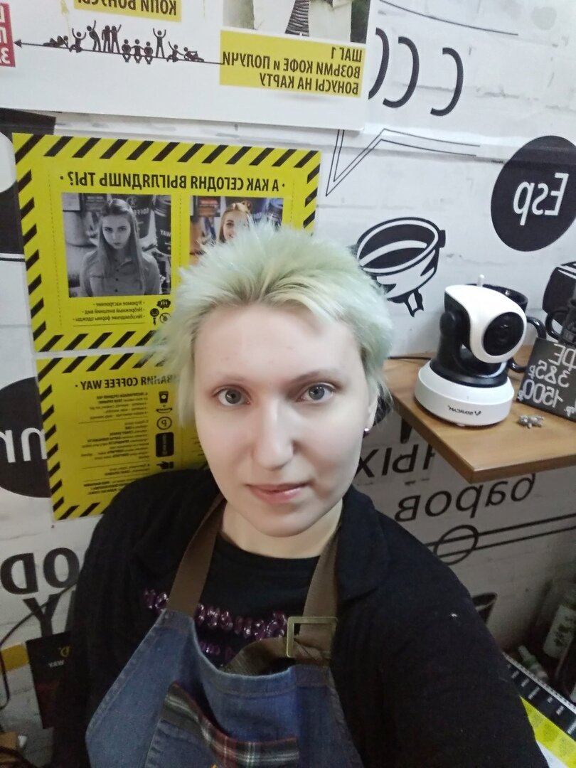 И вот вам еще немного счастливой меня за барной стойкой)