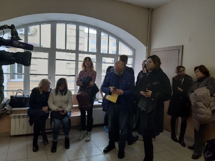 Резник перед заседанием суда по иску Глущенко. Фото ТК "Дворцовая площадь" 