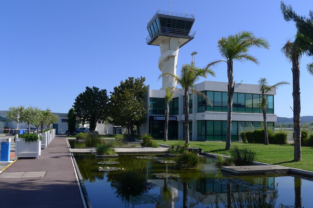 Терминал и диспетчерская вышка