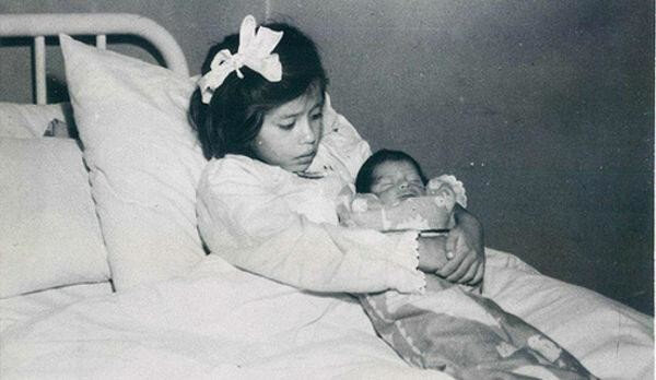   Самая молодая мать в истории медицины Лина Медина. Ей было всего пять лет!  Лина Медина из перуанского города Писко родила своего первенца, когда ей было пять лет. Это произошло в 1939 году.