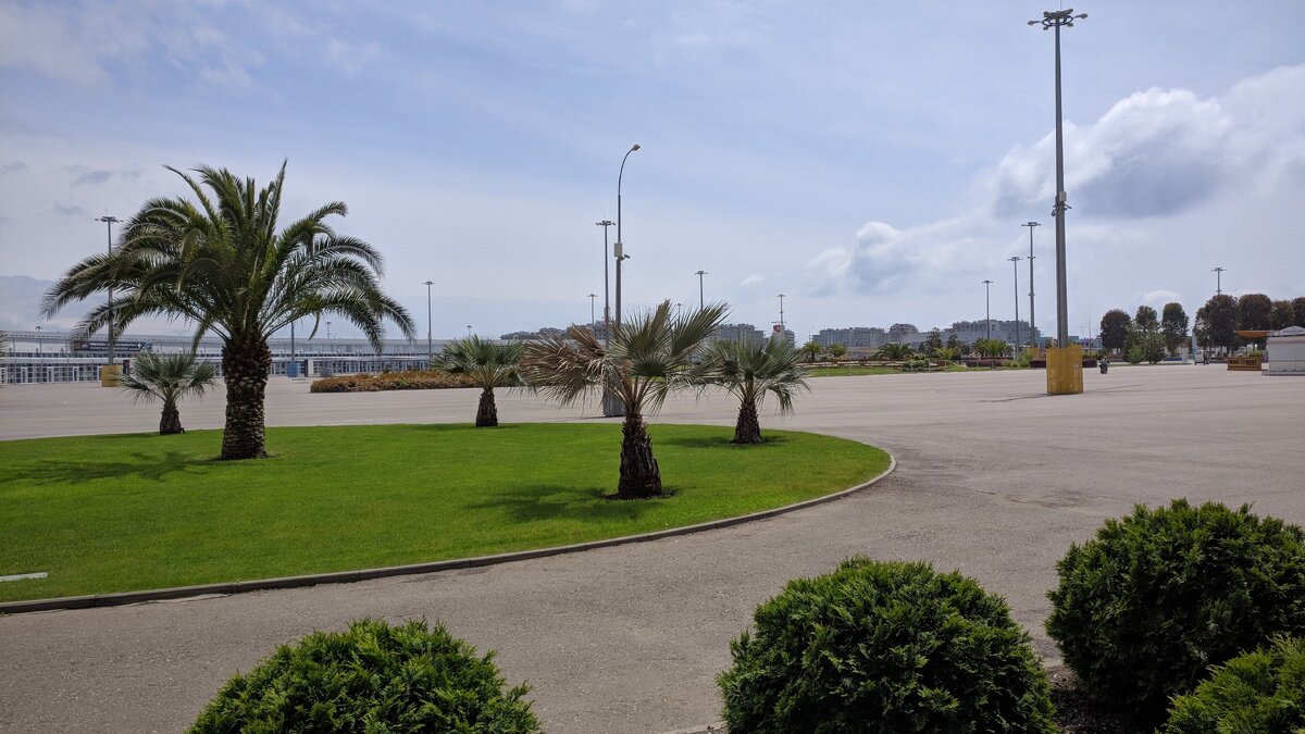 Площадь перед трибуной