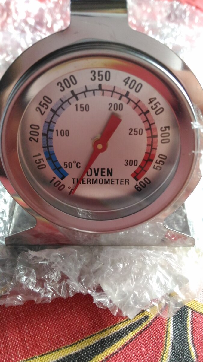 Вот такой термометр.