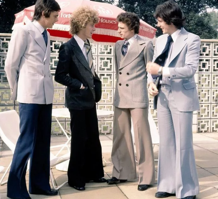 Легендарные брюки клёш.