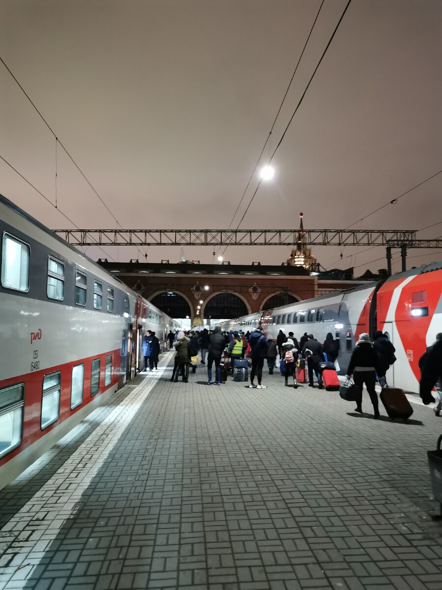 Перроны вокзалов москвы