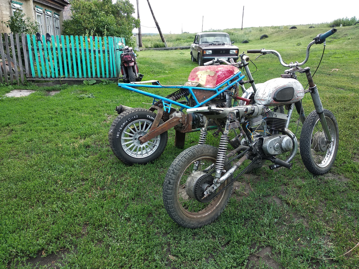 Без сиденься минск стал выглядеть получше. Слева- великий и ужасный Уралец, достойный отдельного упоминания...