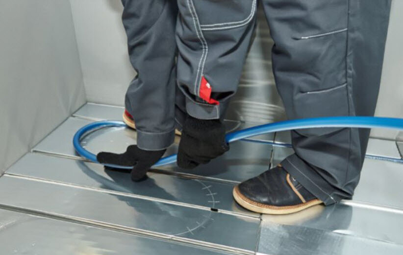 Фото: stroyko34.ru/wp-content/uploads/montazh-folgirovannoj-paneli-4-png.jpg