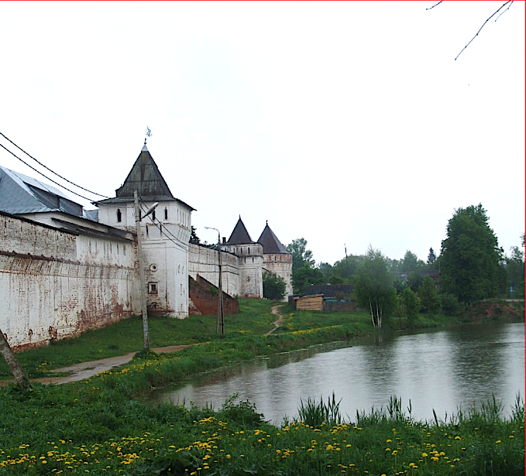 Одна из стен Борисоглебского монастыря
