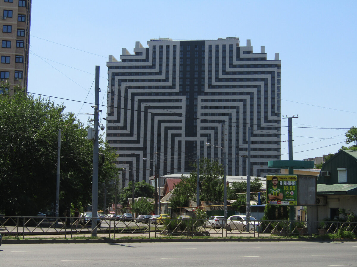 Краснодар. Здание Технологии контроля. 3 июля 2019