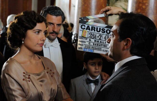 кадр из мини-сериала "Карузо - голос любви"