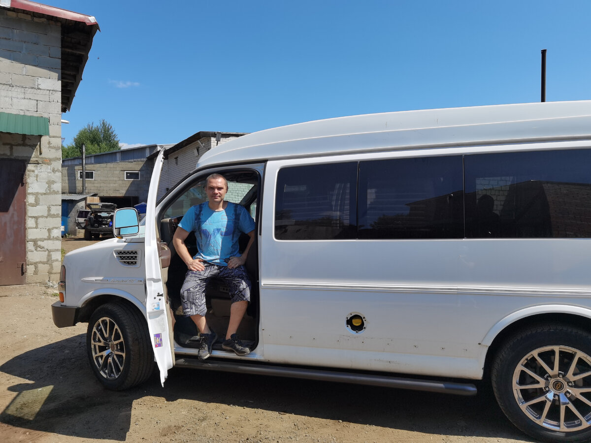 Супер яхта на колёсах,согласитесь!