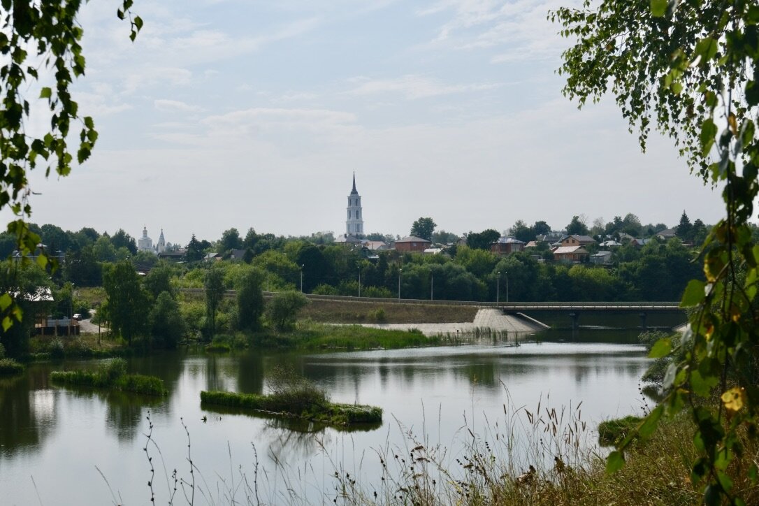 Красивый деревенский пейзаж в наши дни
