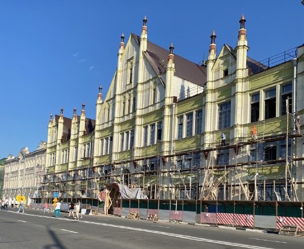 На  повезло оказаться в Нижнем в конце периода реставрации. Недавно городу исполнилось 800 лет. Его приезжал поздравлять Путин, Баста и моя мама :D