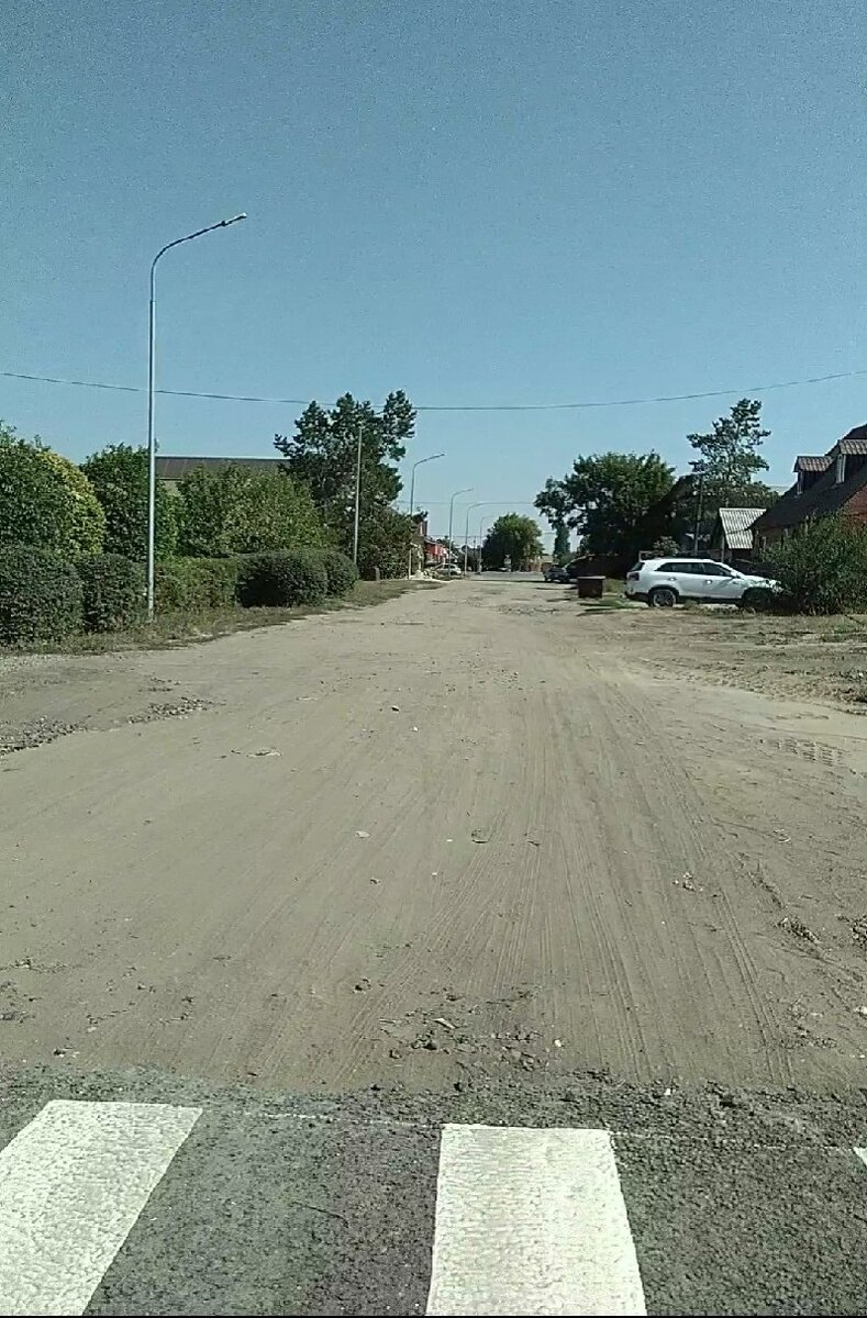 После пешеходного перехода сразу начинается пыльная дорога...я рыдаю...где, бабки, Джонни?