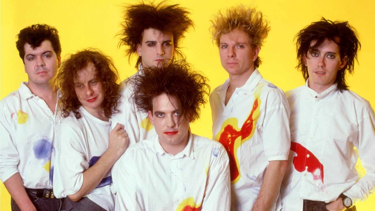 Даже у мрачных The Cure есть простая песенка о любви