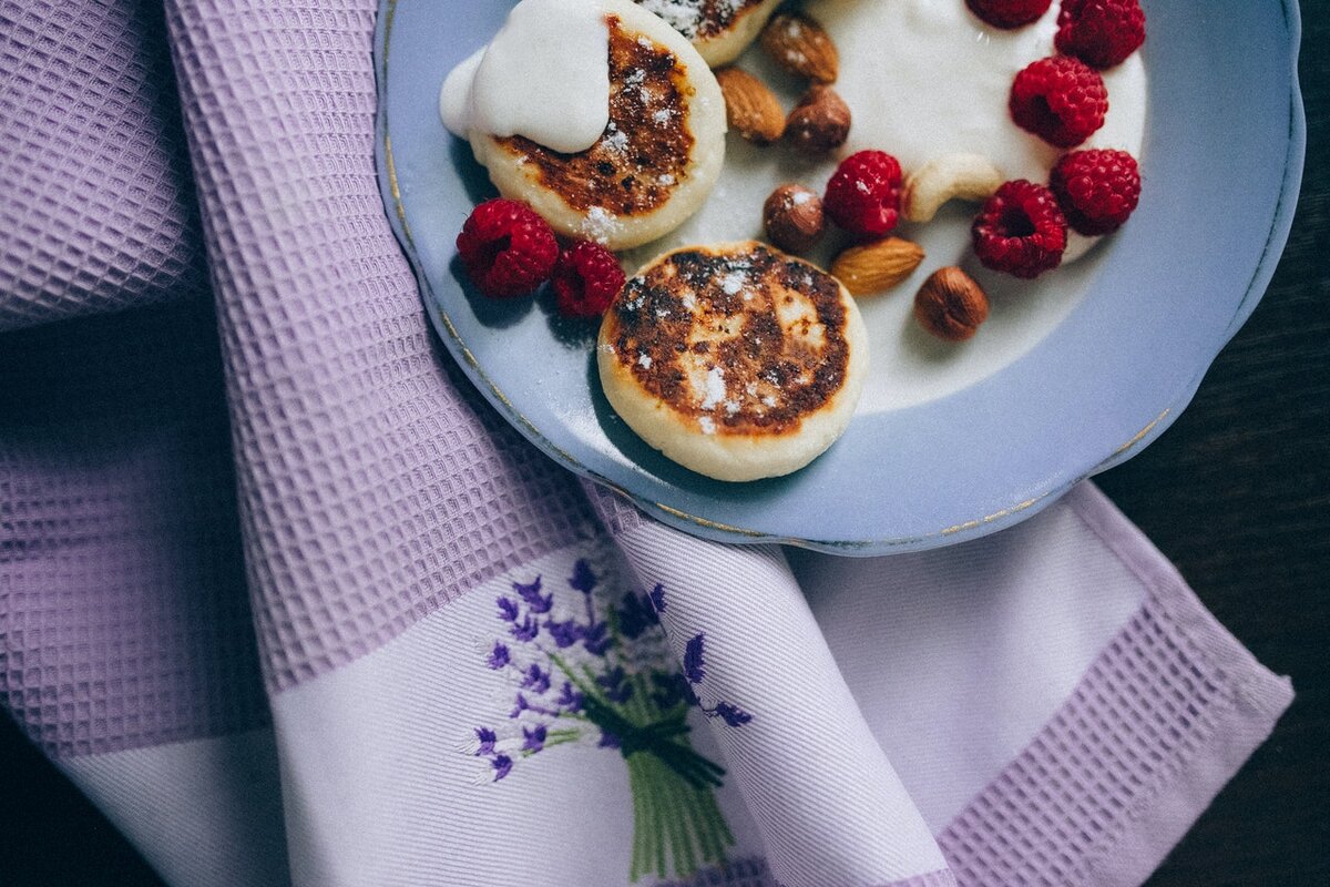 7 рецептов вкусных, пышных и простых сырников, которые можно приготовить с  детьми | Где мои дети | Дзен