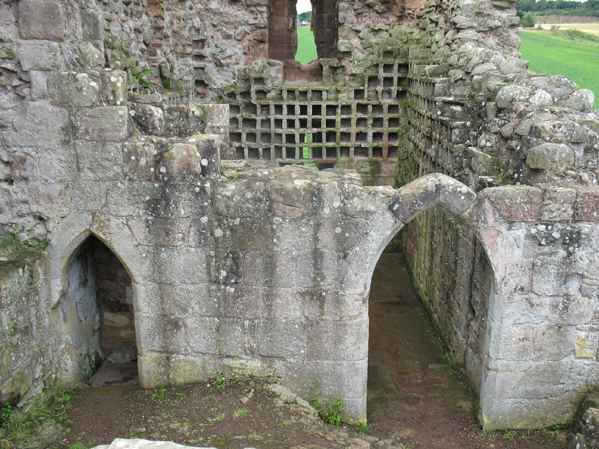 Замок Хейлс, Ист-Лотиан, Шотландия. Фото (С) Илона Якимова 2017