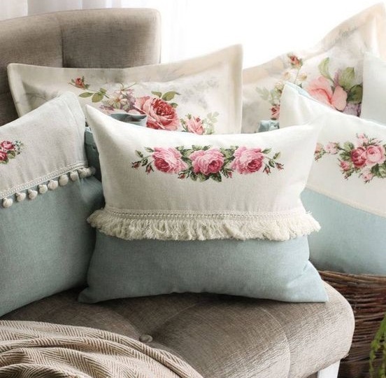 Создаём уют в доме. Идеи декоративных подушек - с РОЗАМИ и оборочками
