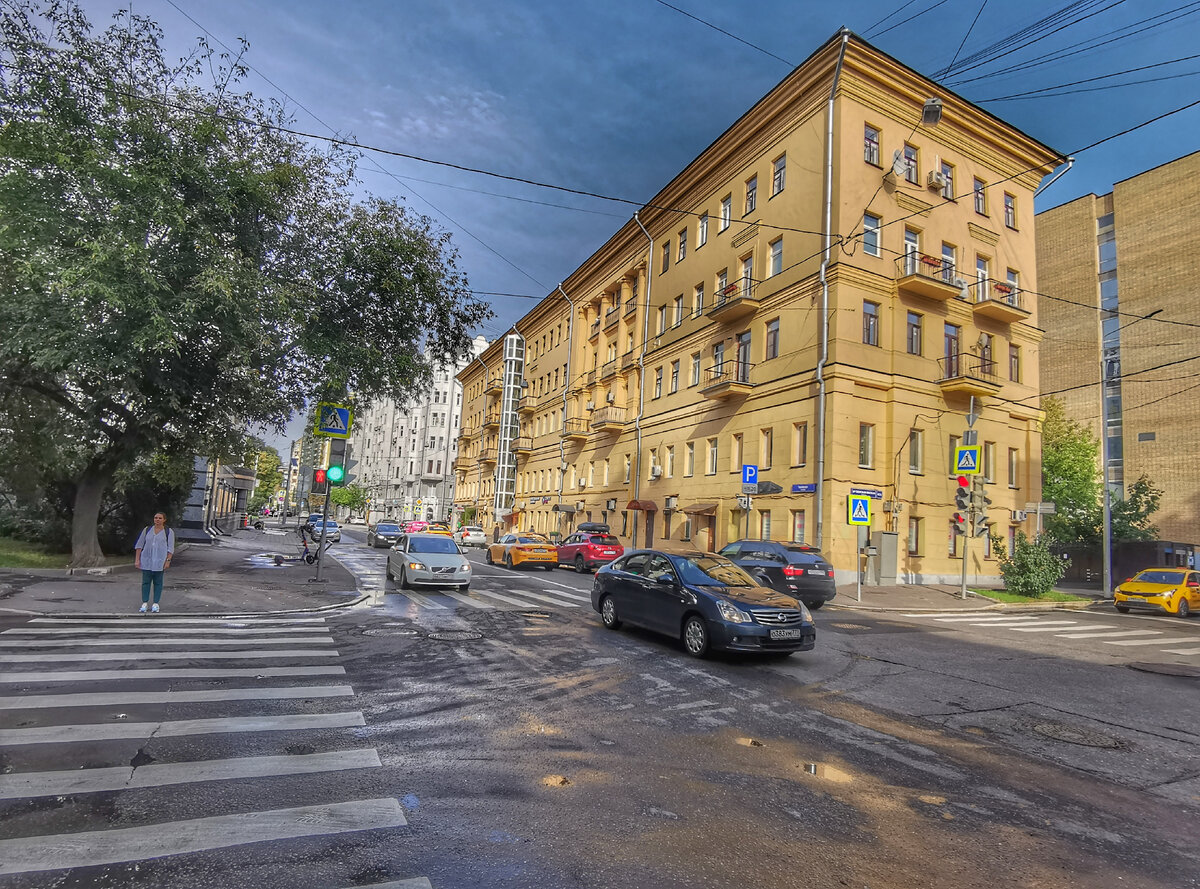 А это - перекрёсток улицы Чаянова и 3-й Тверской-Ямской улицы.